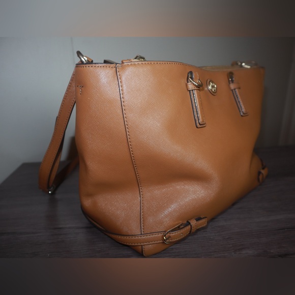Tory Burch "Pre-Owned" Brown Saffiano Leather Double Zip Tote Crossbody Bag - Picture 3 of 5